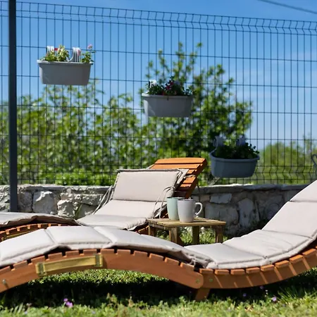 Peaceful And Cozy Near Imotski Zezevica